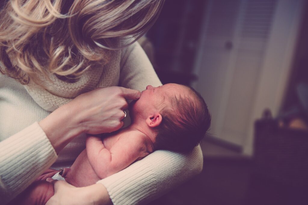 Schlafmuster bei Neugeborenen: Was Eltern wissen sollten